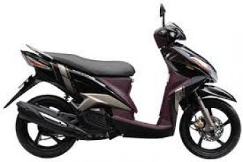 Yamaha Luvias hay Honda Vision 2013