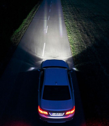 Ban đêm trở nên thú vị hơn với đèn pha Led otô