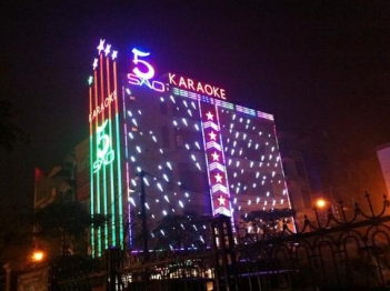 Đèn led duhal cho quán karaoke